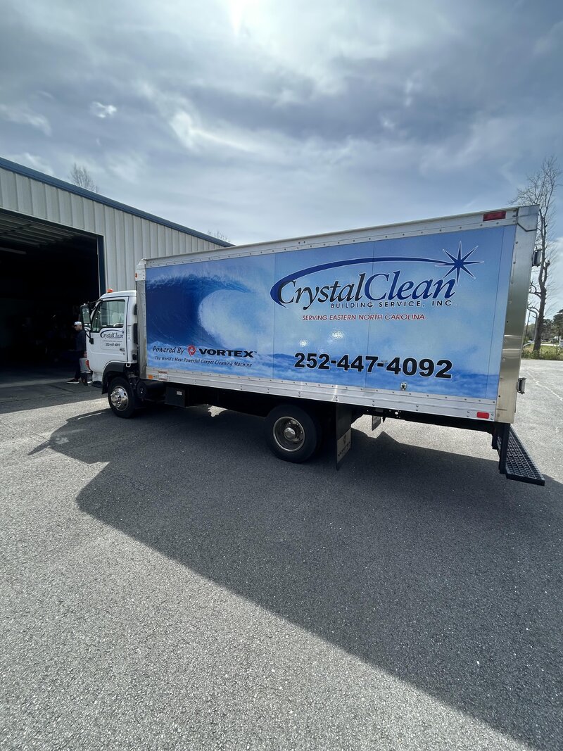 2007 Nissan UD1400 Diesel Box Truck w/ Vortex 7000 – LOW MILES